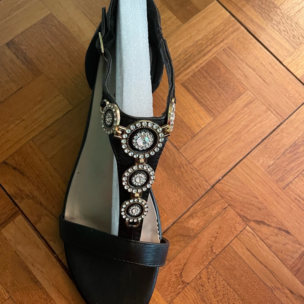 Bellini Lynn wedge sandal. 9 W Black fabric w/rhinestones and gold NIB